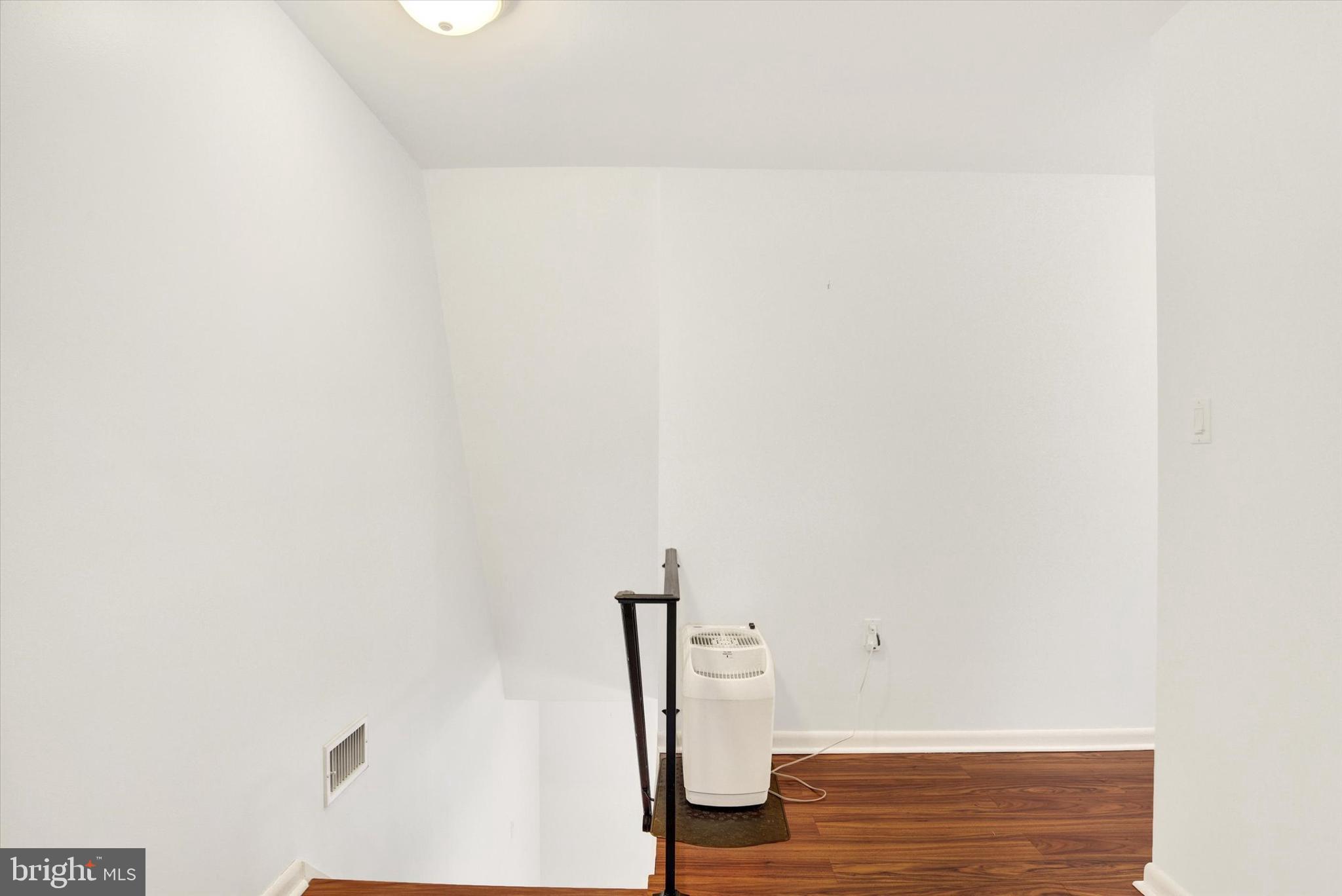 WINDSOR FARMS - Residential