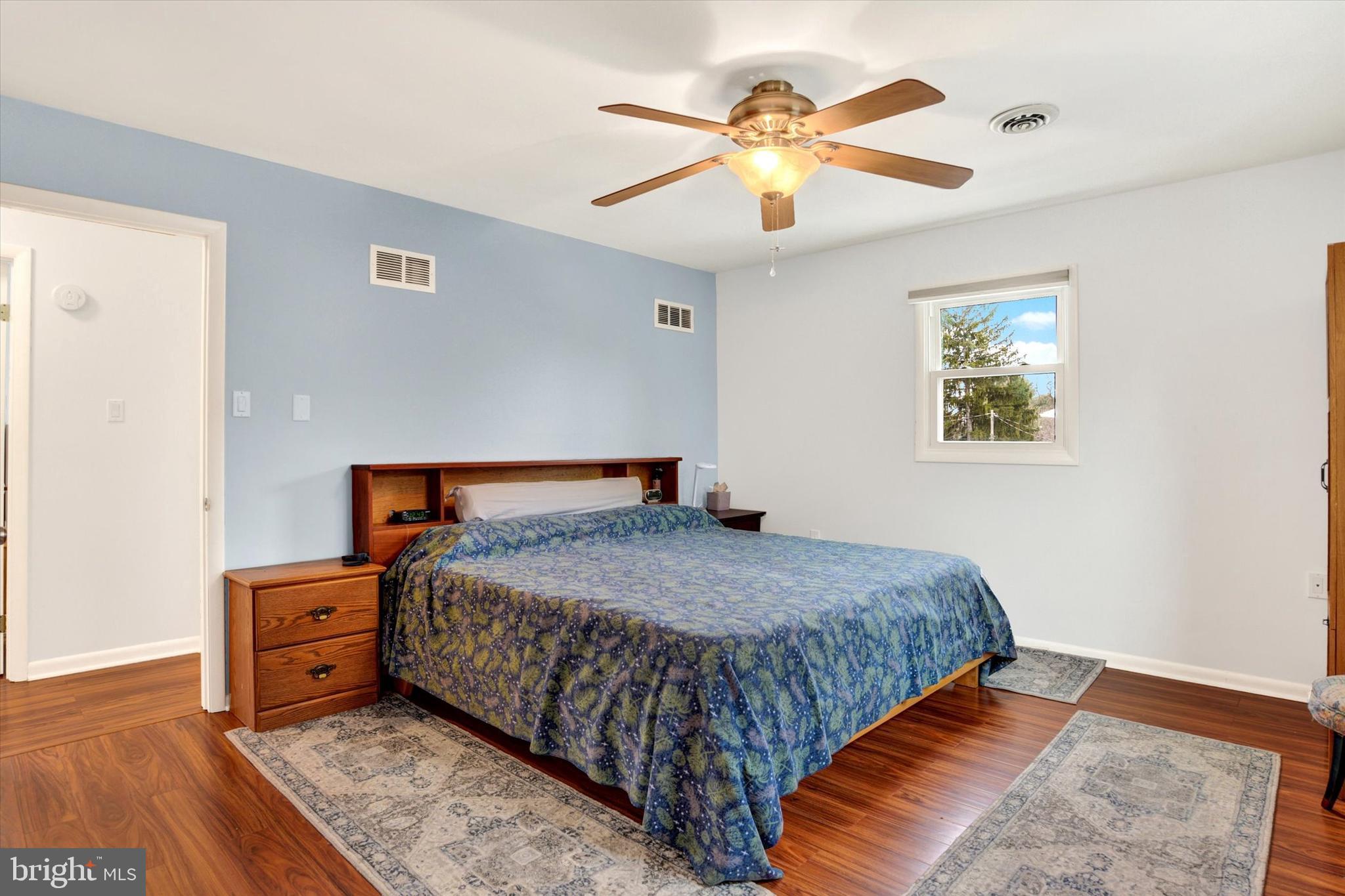 WINDSOR FARMS - Residential