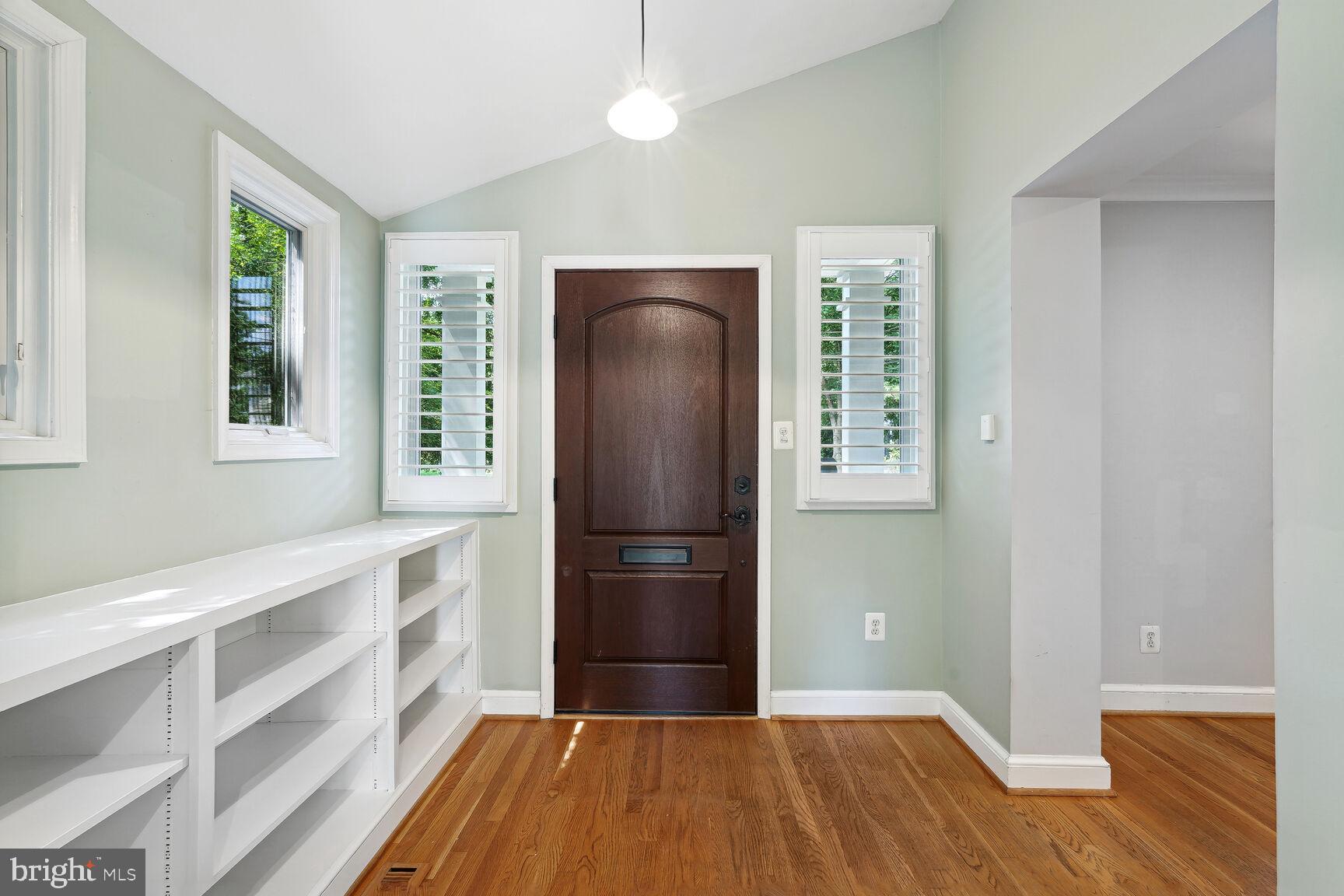 MEADOWBROOK VILLAGE - Residential