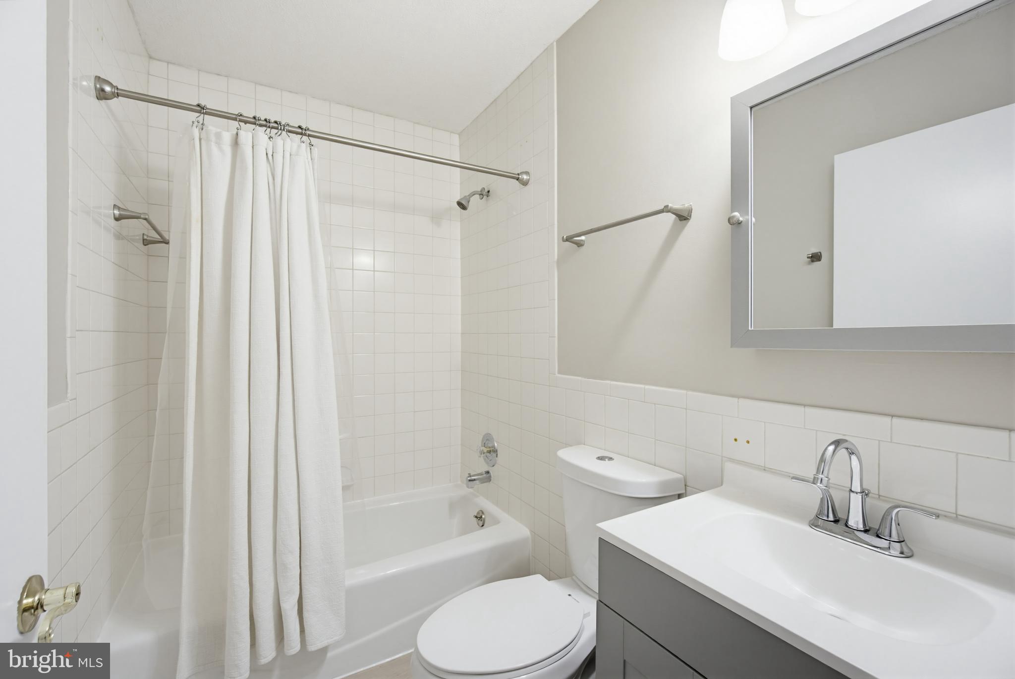 FOUR SEASONS ESTATES - Residential