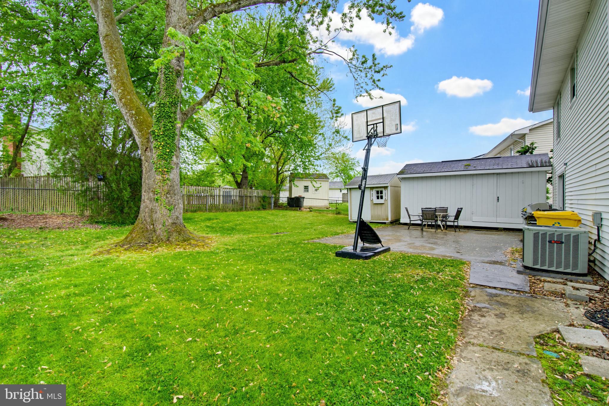 FOUR SEASONS ESTATES - Residential