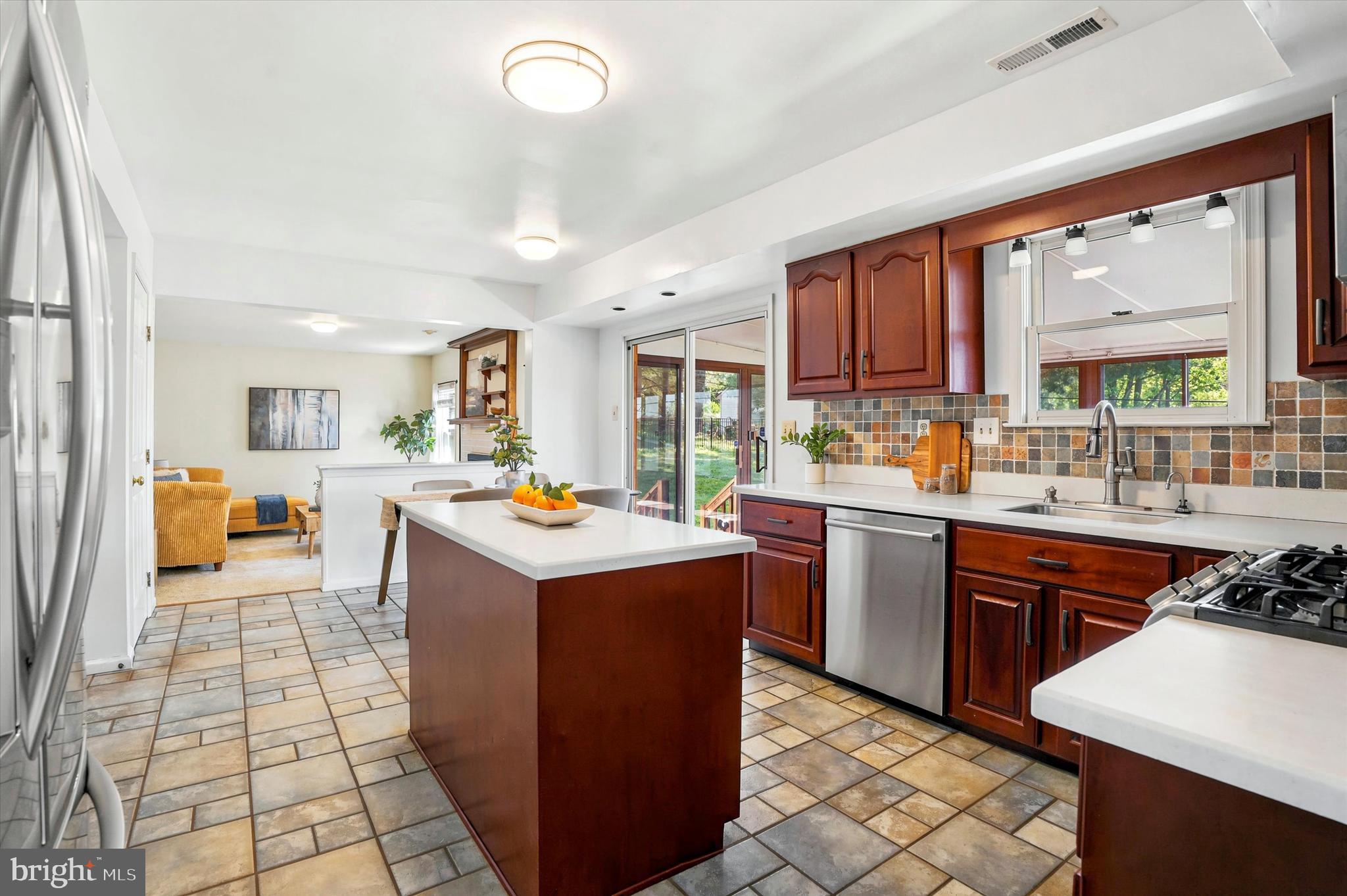 WHITPAIN WOODS - Residential