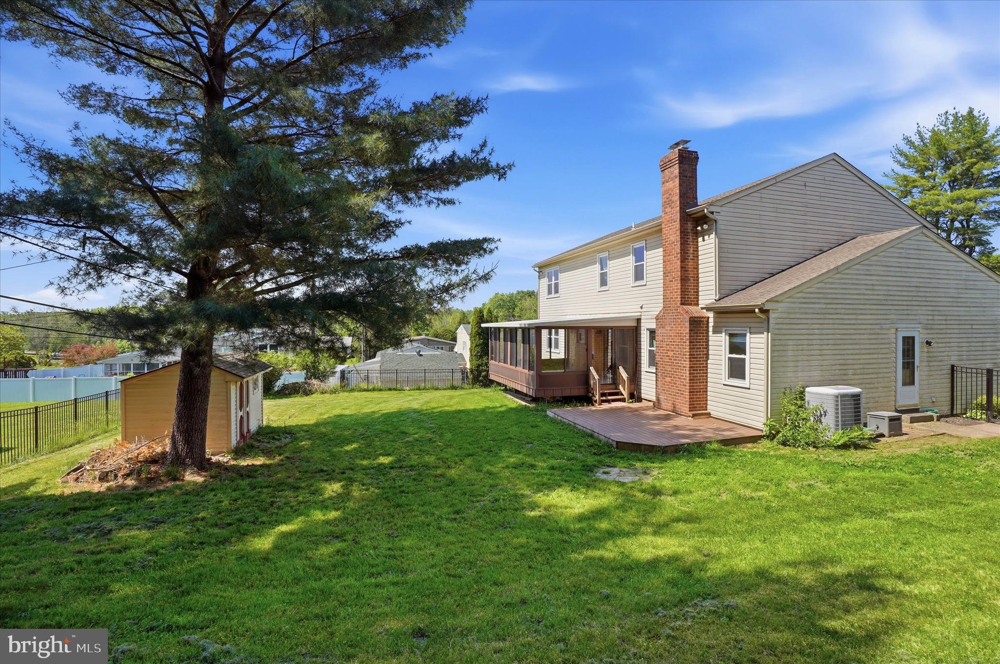 WHITPAIN WOODS - Residential