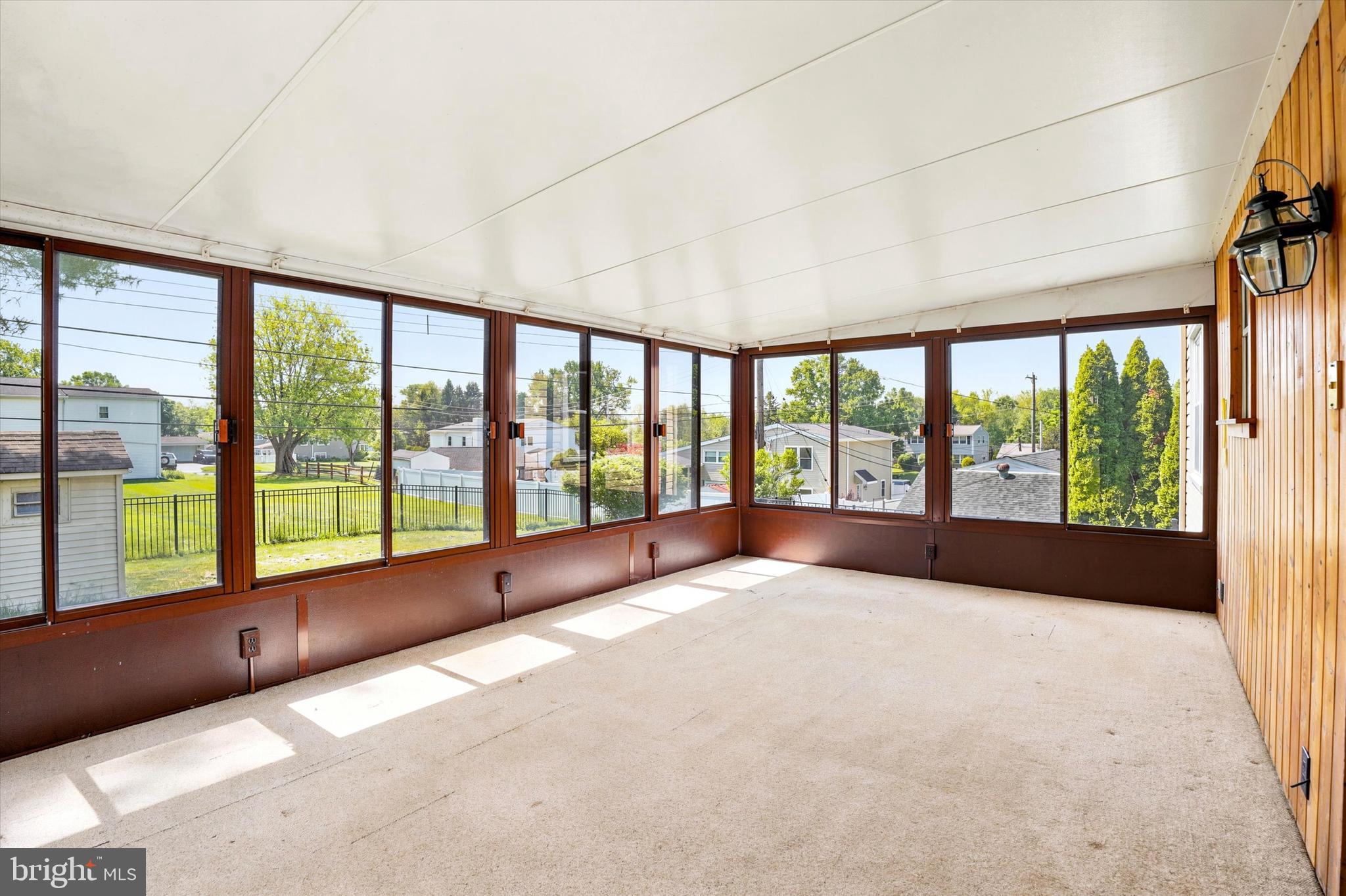 WHITPAIN WOODS - Residential