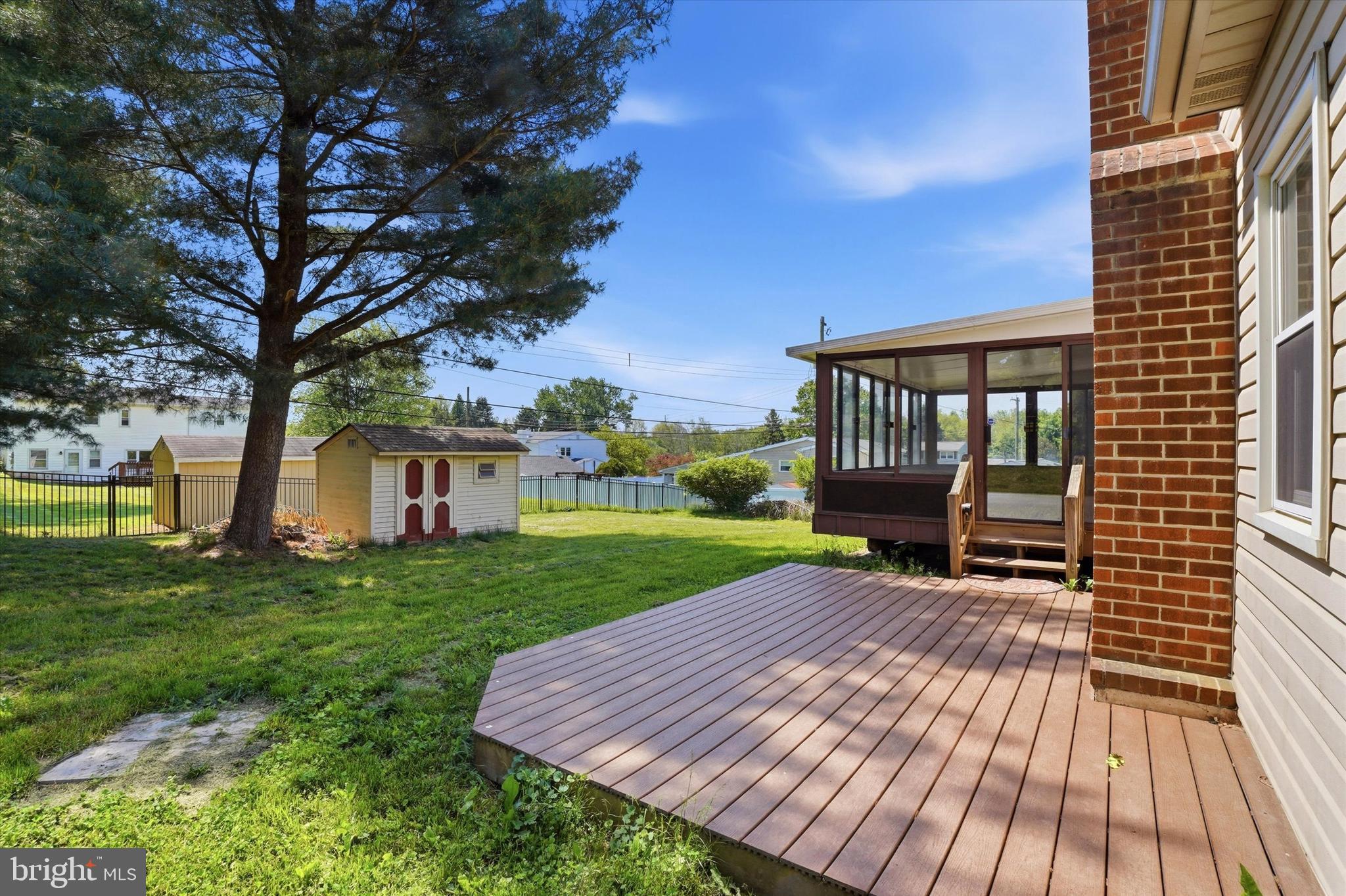 WHITPAIN WOODS - Residential