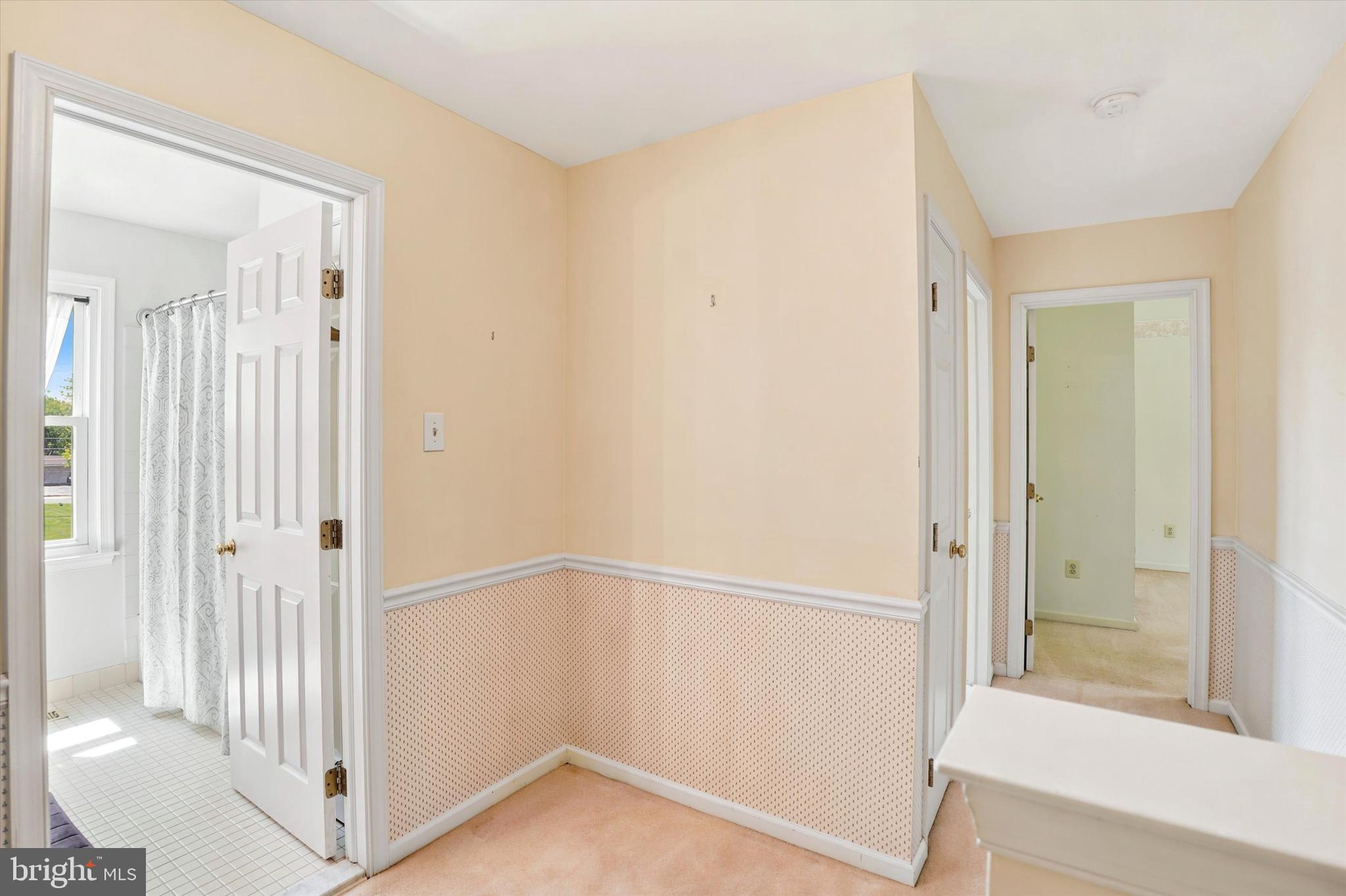 WHITPAIN WOODS - Residential