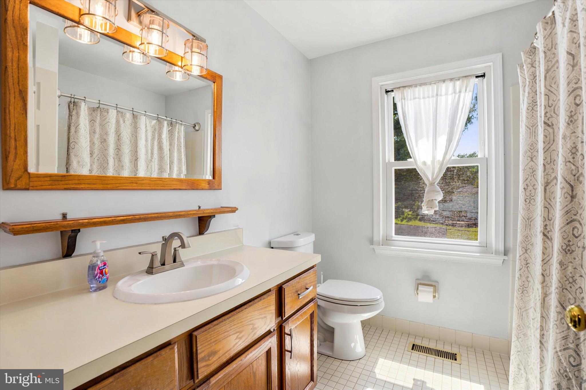 WHITPAIN WOODS - Residential