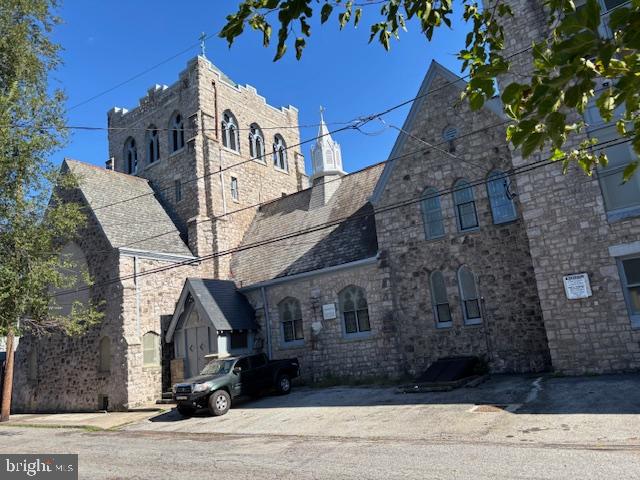 NORRISTOWN - Residential