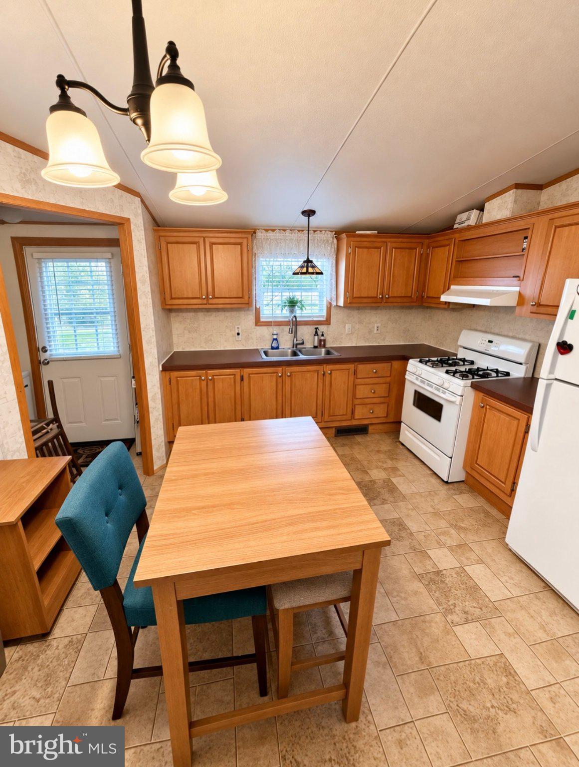 3584 MOBILE ROAD