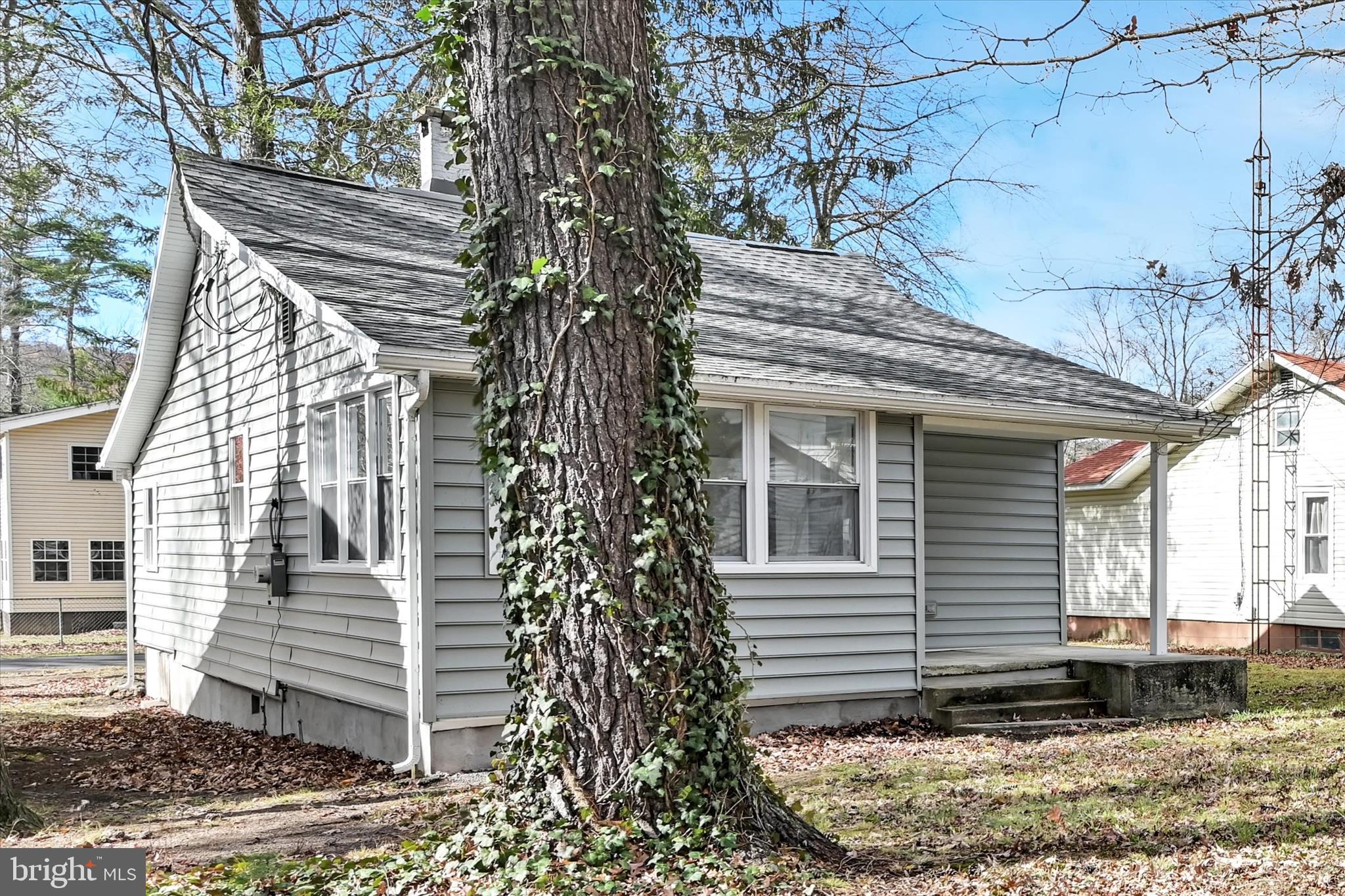 DEER LAKE - Residential