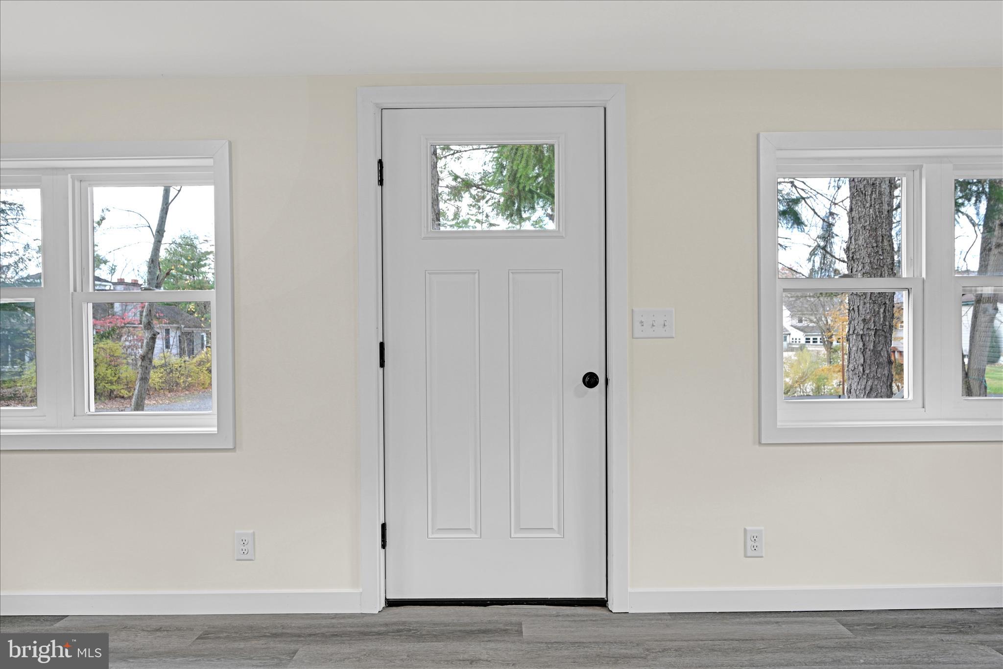 DEER LAKE - Residential