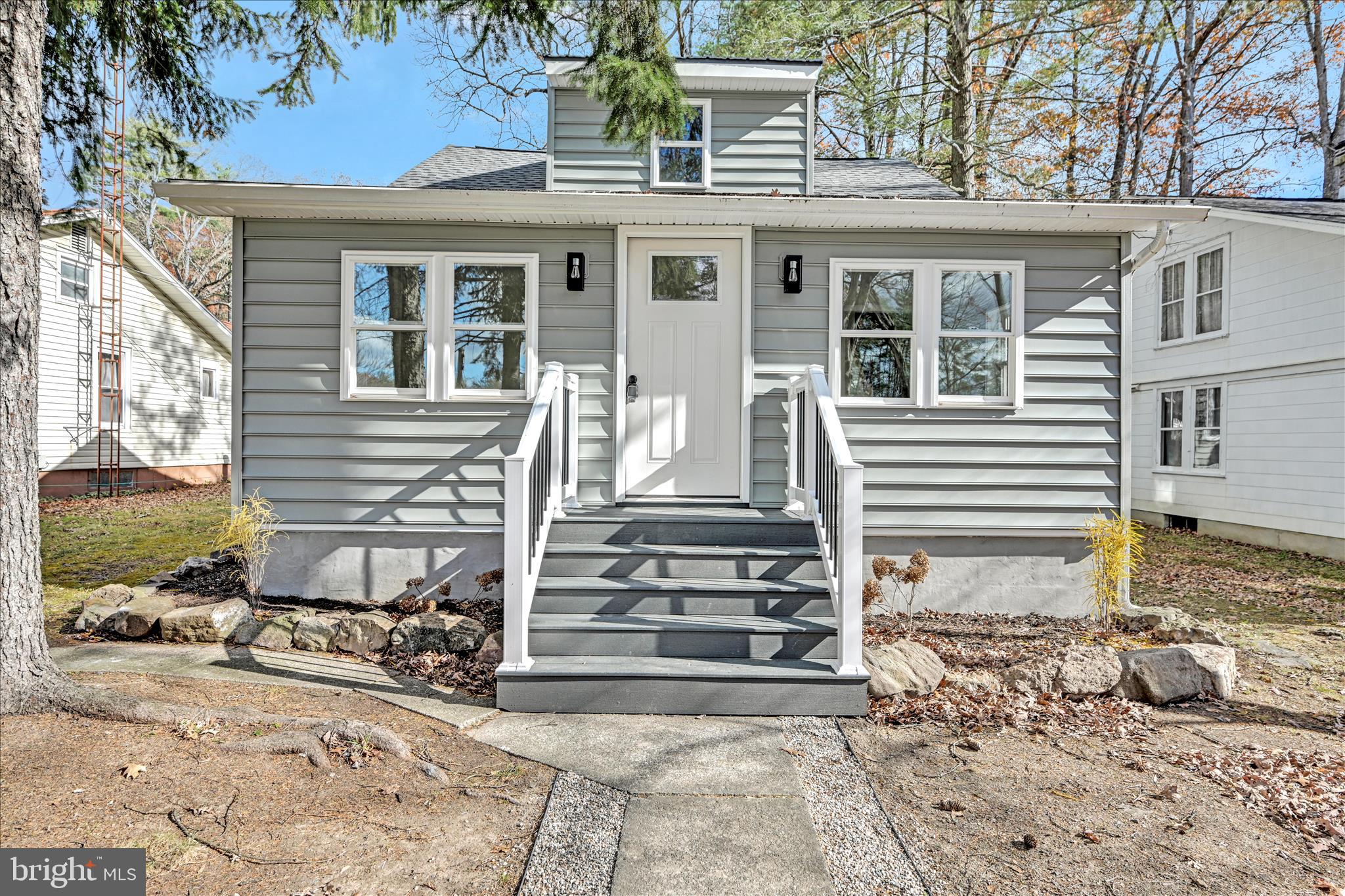 DEER LAKE - Residential