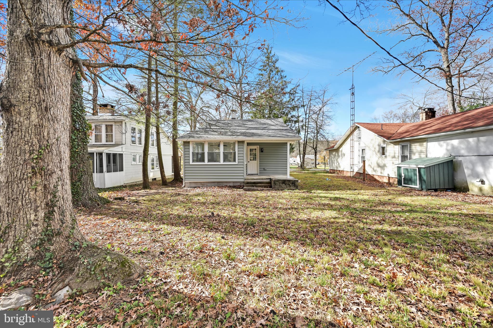 DEER LAKE - Residential