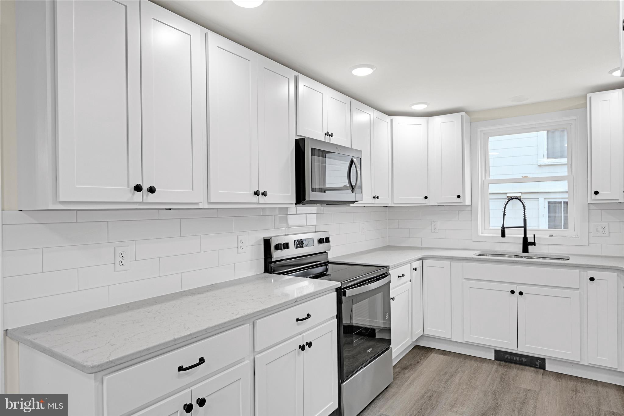 DEER LAKE - Residential