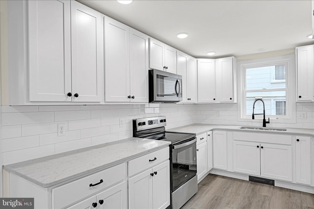 Photo of 322 Maple Boulevard, ORWIGSBURG, PA 17961 (MLS # PASK2024394)