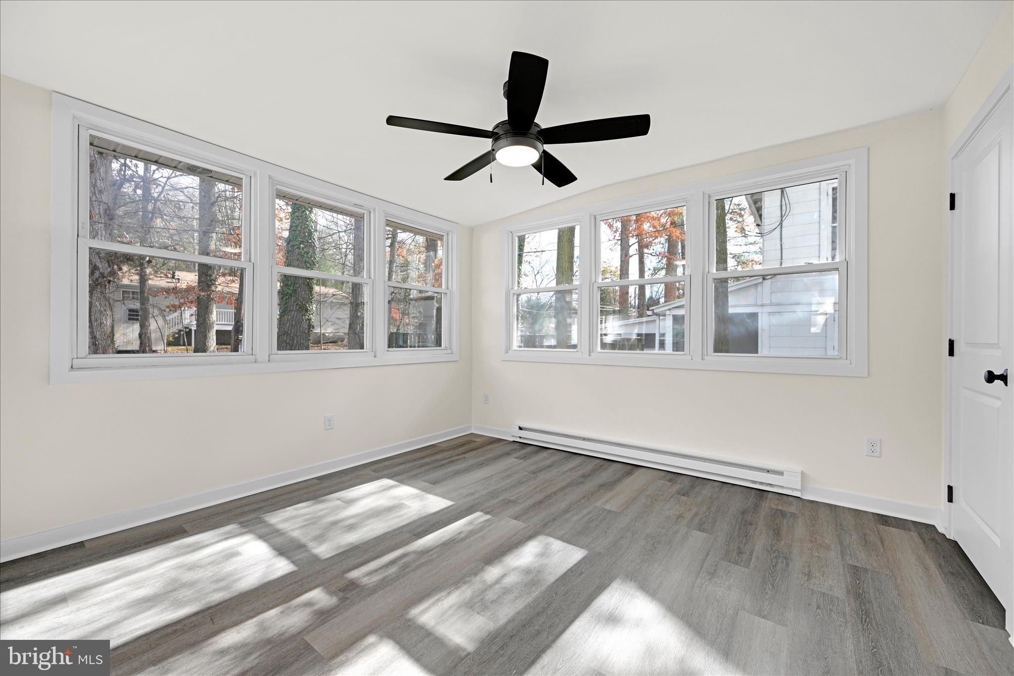 DEER LAKE - Residential