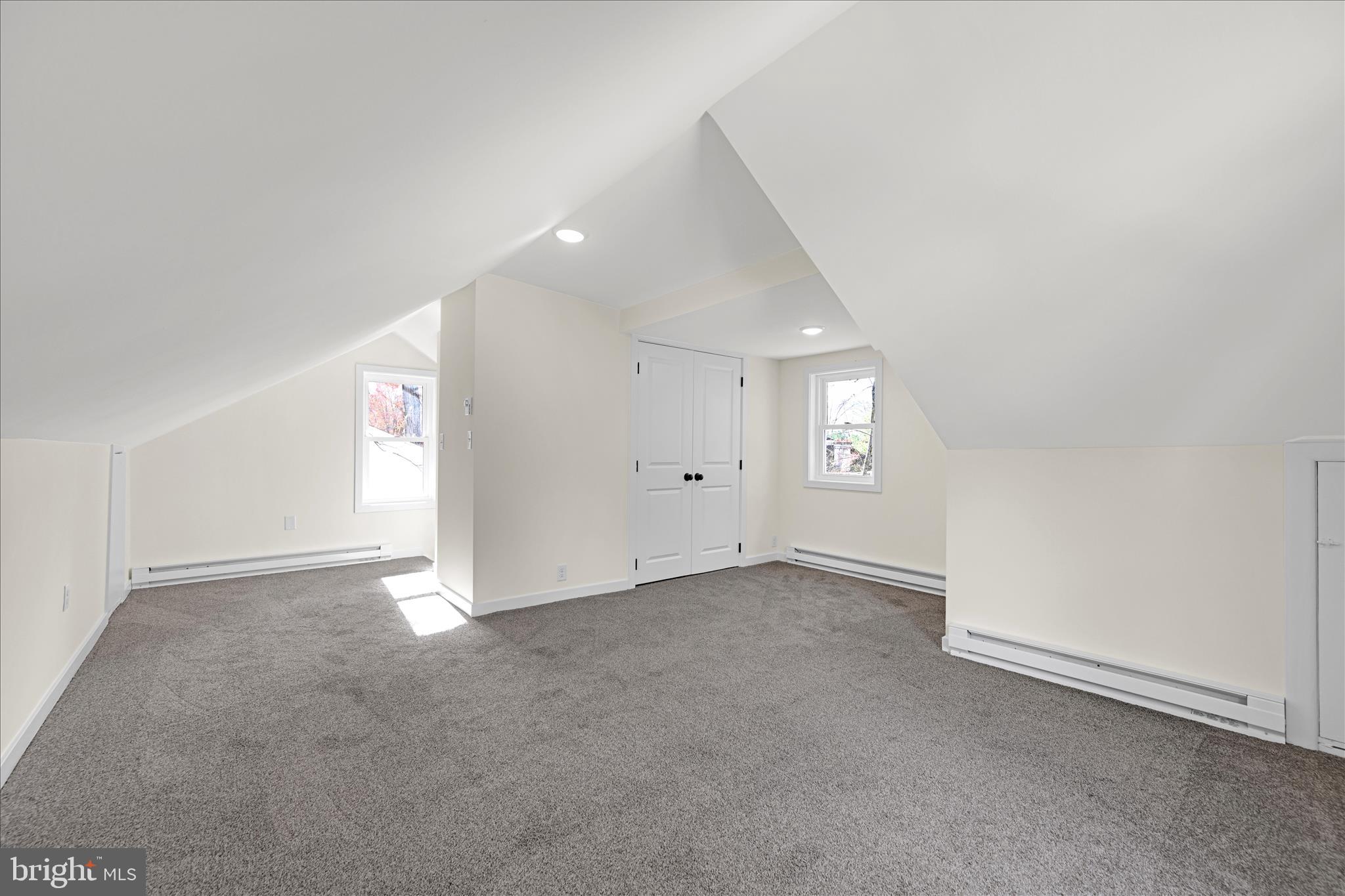 DEER LAKE - Residential