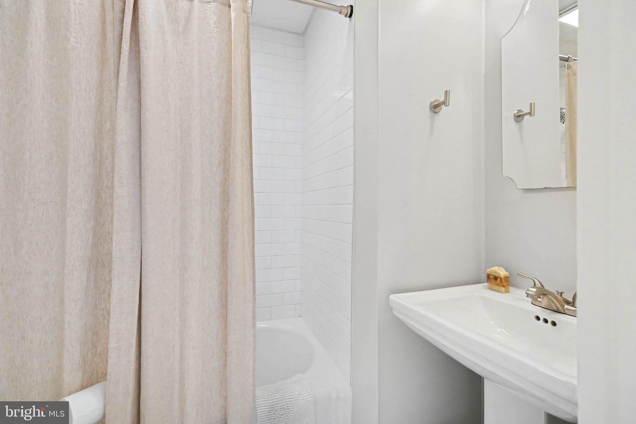 WEST END OF CITY - Residential