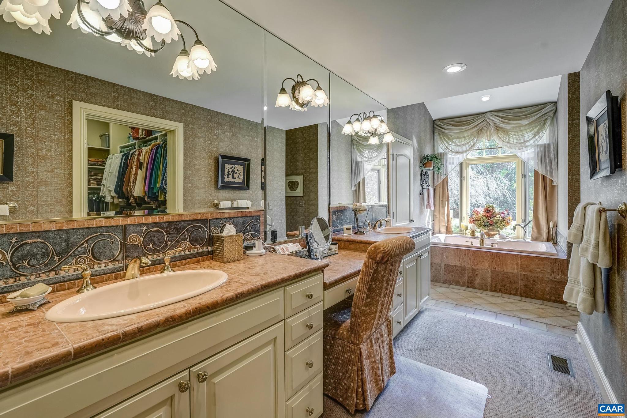 VIRGINIA FARMS - Residential