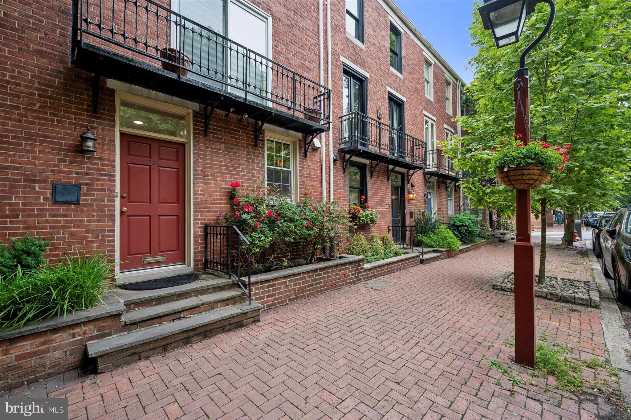 SOCIETY HILL - Residential