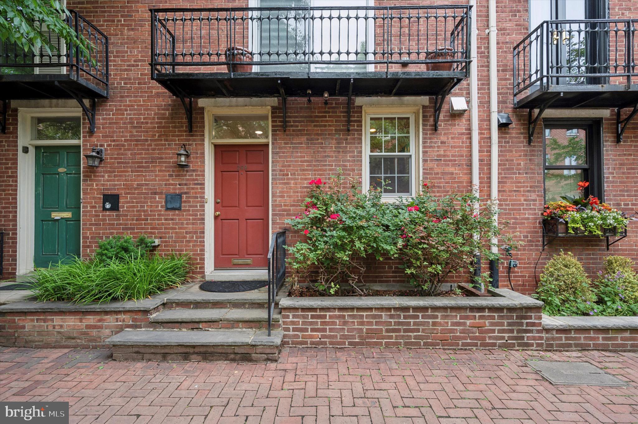 SOCIETY HILL - Residential