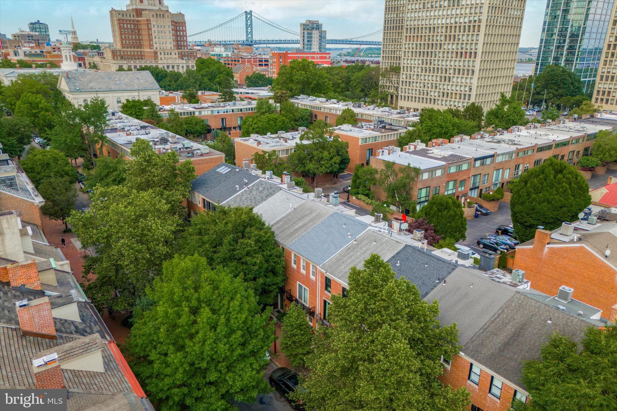 SOCIETY HILL - Residential