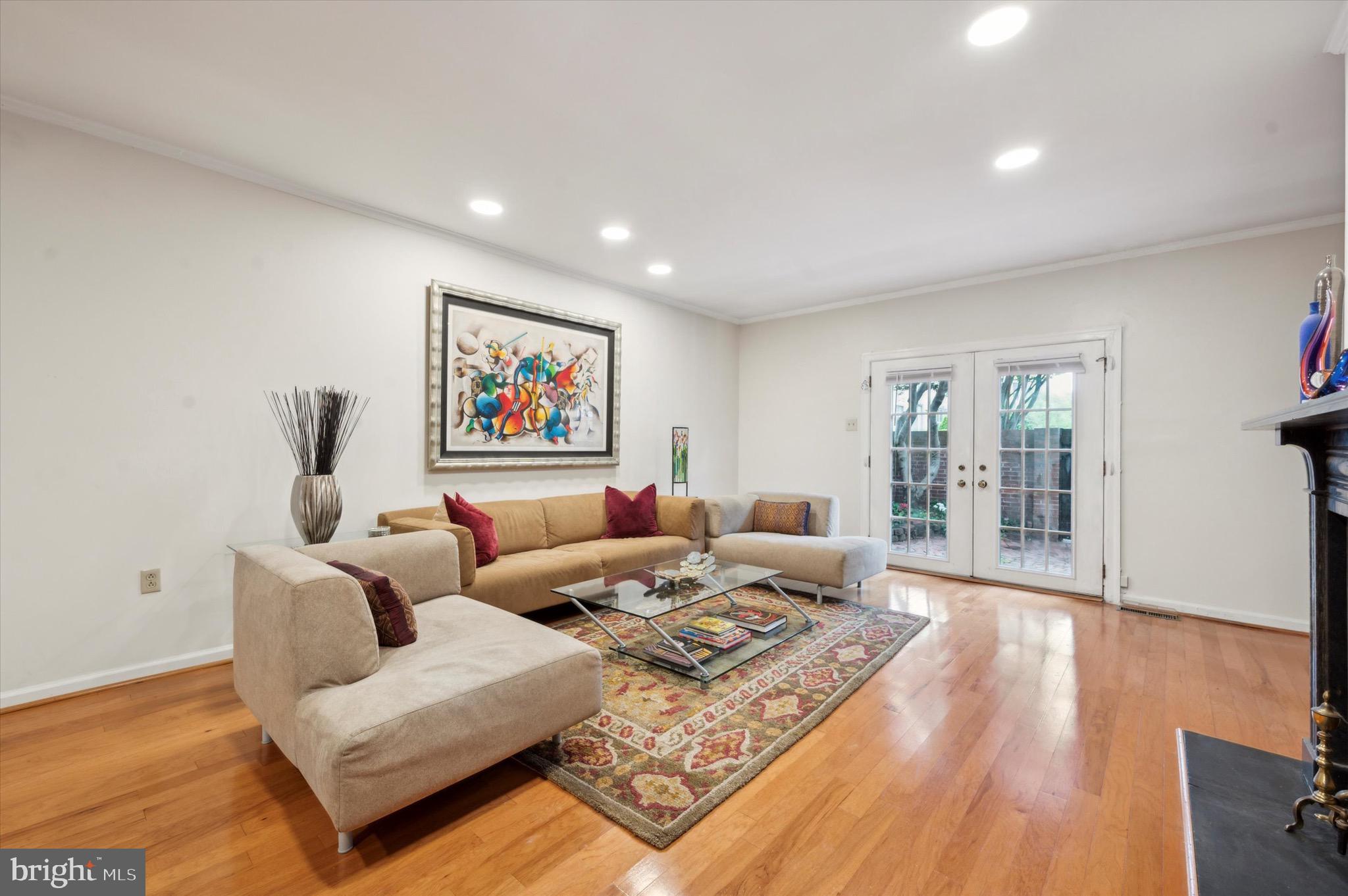 SOCIETY HILL - Residential