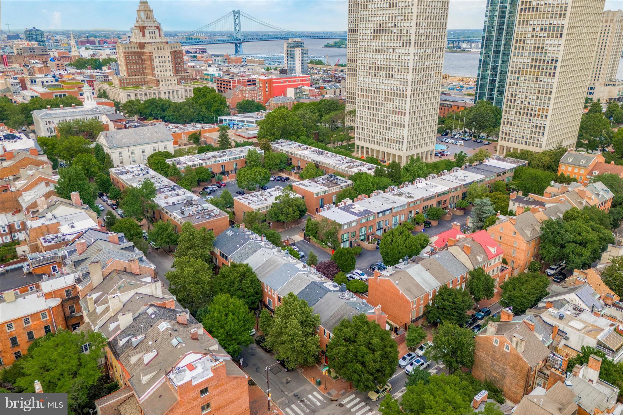 SOCIETY HILL - Residential