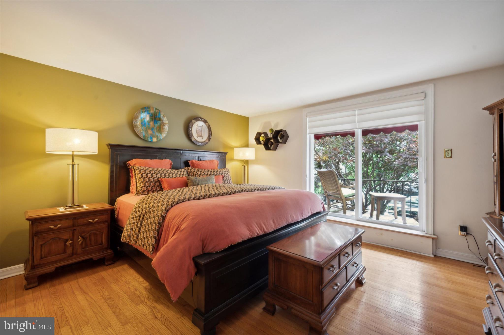 SOCIETY HILL - Residential