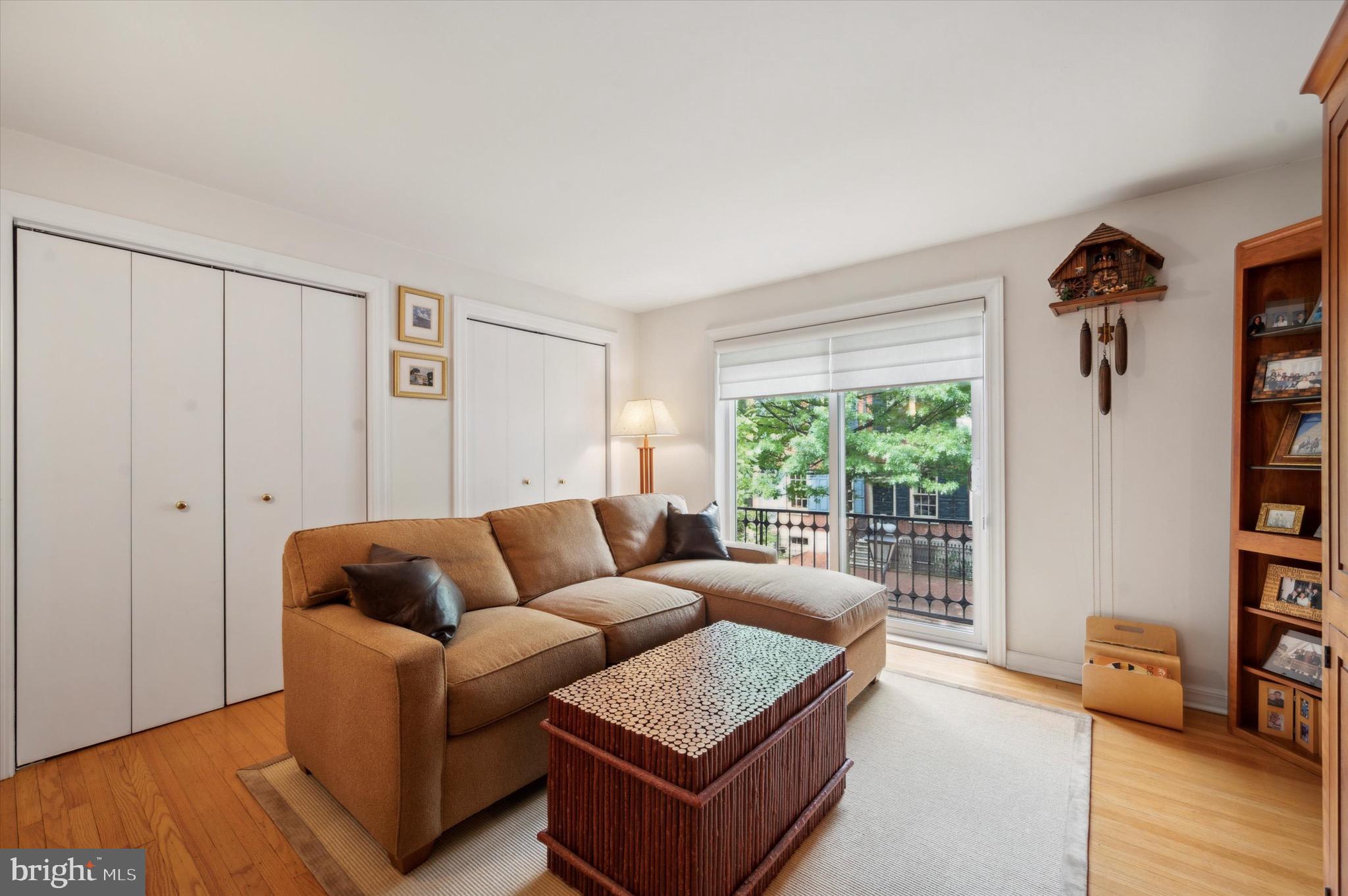 SOCIETY HILL - Residential