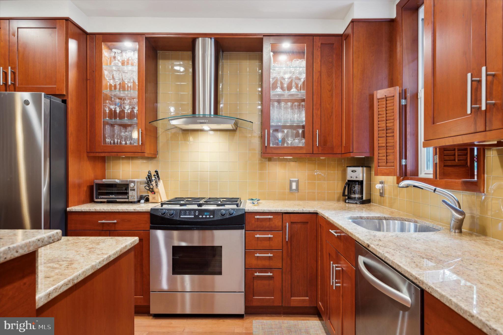 SOCIETY HILL - Residential