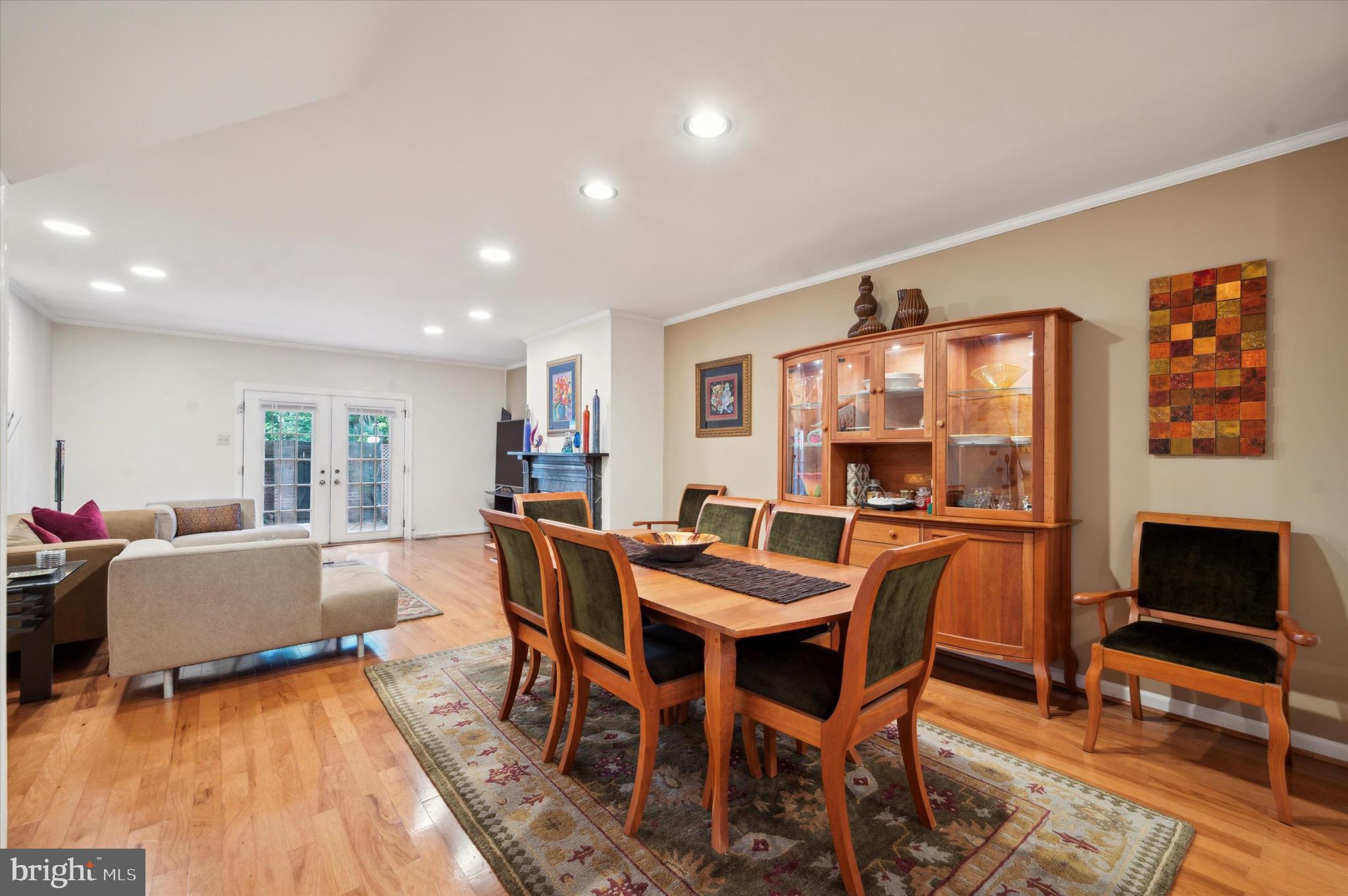 SOCIETY HILL - Residential