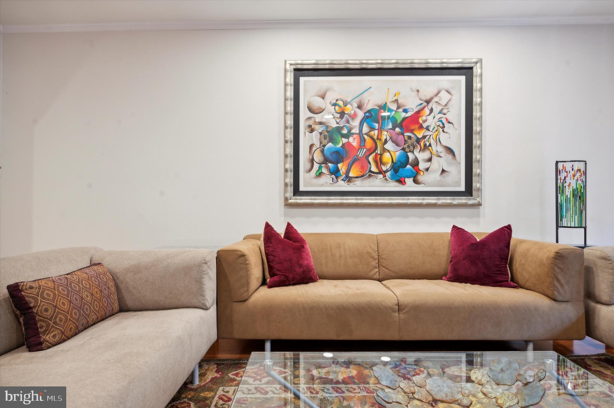 SOCIETY HILL - Residential