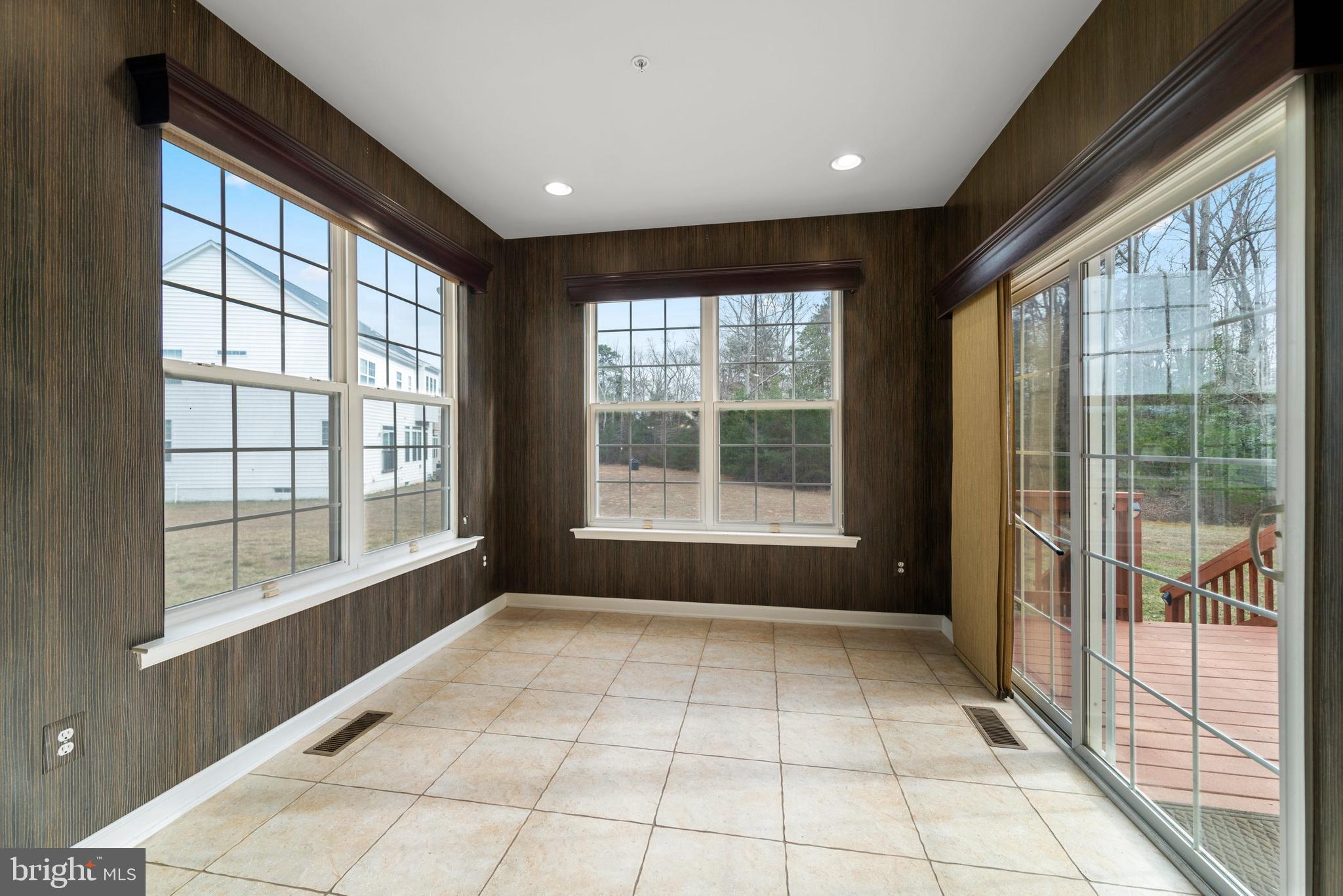 2993 DEVONFIELD AVENUE