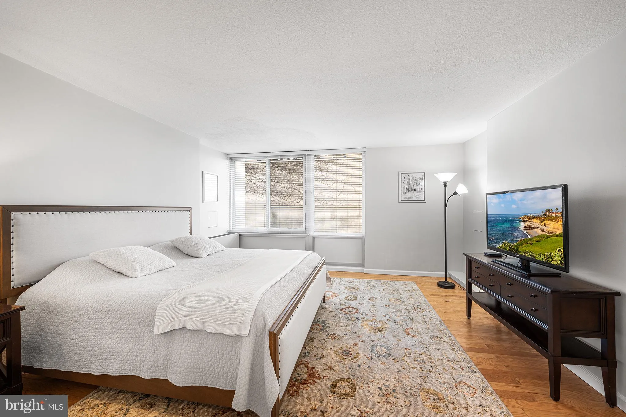 Philadelphia, Pennsylvania 19106, United States, 3 Bedrooms Bedrooms, ,3 BathroomsBathrooms,Residential,Active,5462