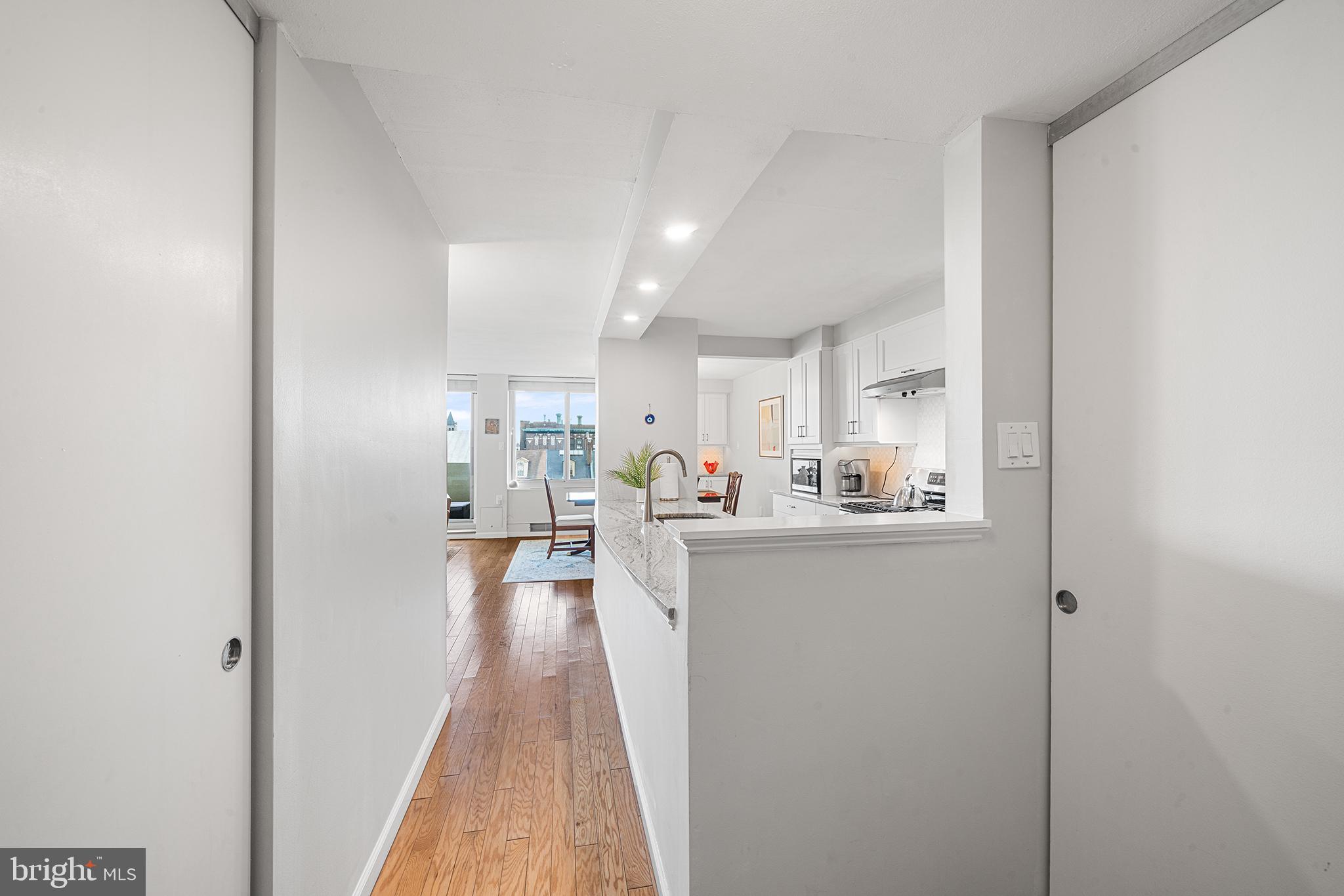 SOCIETY HILL - Residential Lease