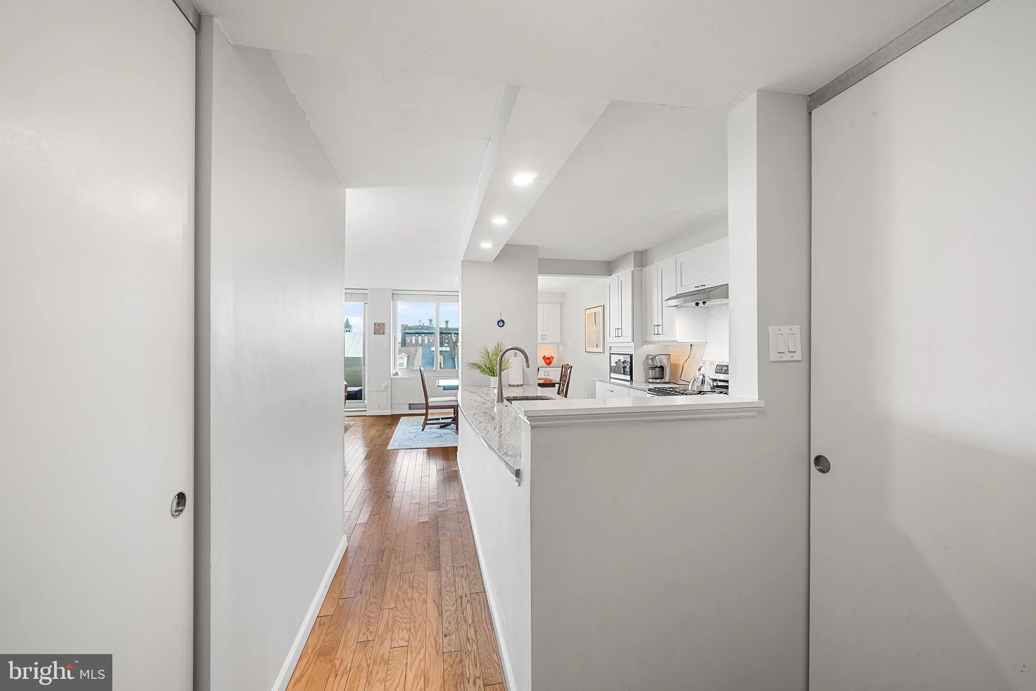 Philadelphia, Pennsylvania 19106, United States, 3 Bedrooms Bedrooms, ,3 BathroomsBathrooms,Residential,Active,5462