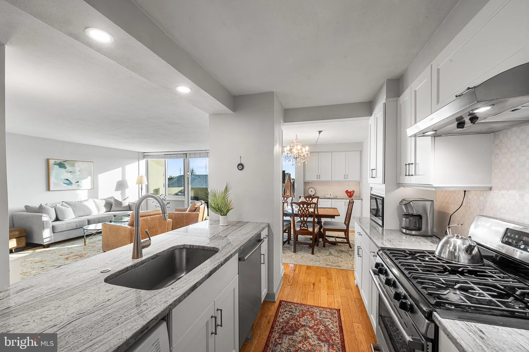 Philadelphia, Pennsylvania 19106, United States, 3 Bedrooms Bedrooms, ,3 BathroomsBathrooms,Residential,Active,5462