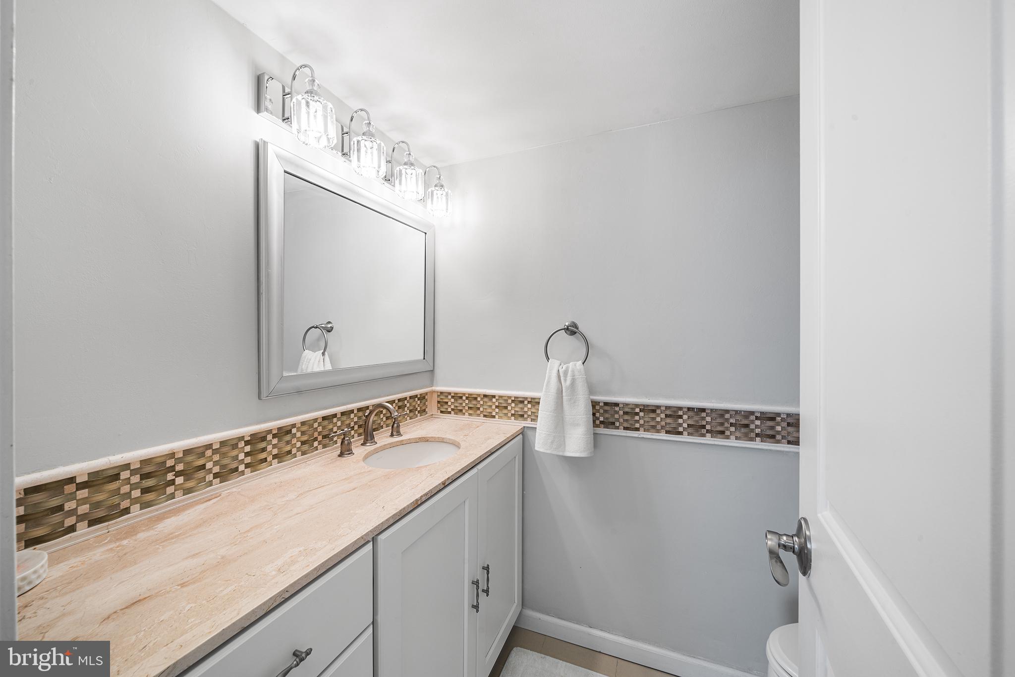 SOCIETY HILL - Residential Lease