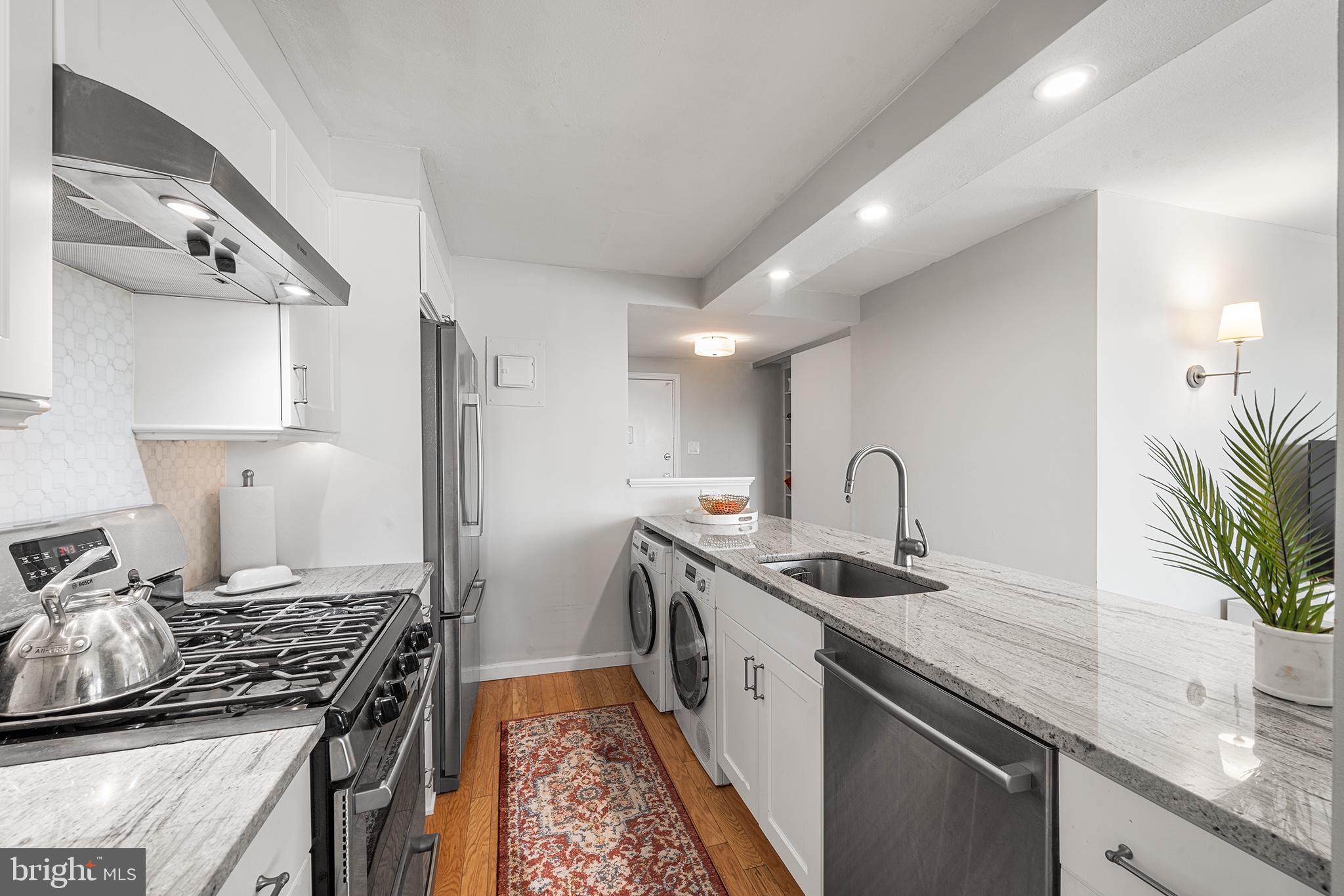 SOCIETY HILL - Residential Lease