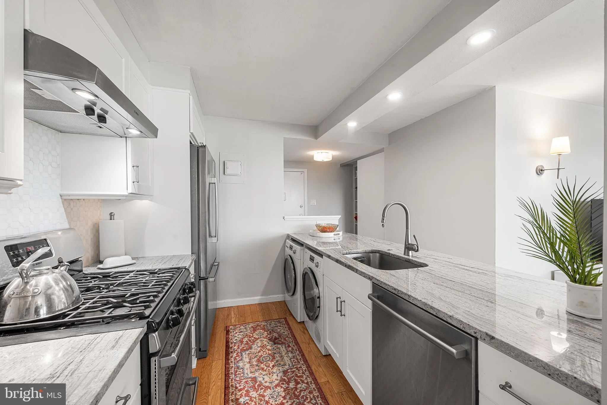 Philadelphia, Pennsylvania 19106, United States, 3 Bedrooms Bedrooms, ,3 BathroomsBathrooms,Residential,Active,5462