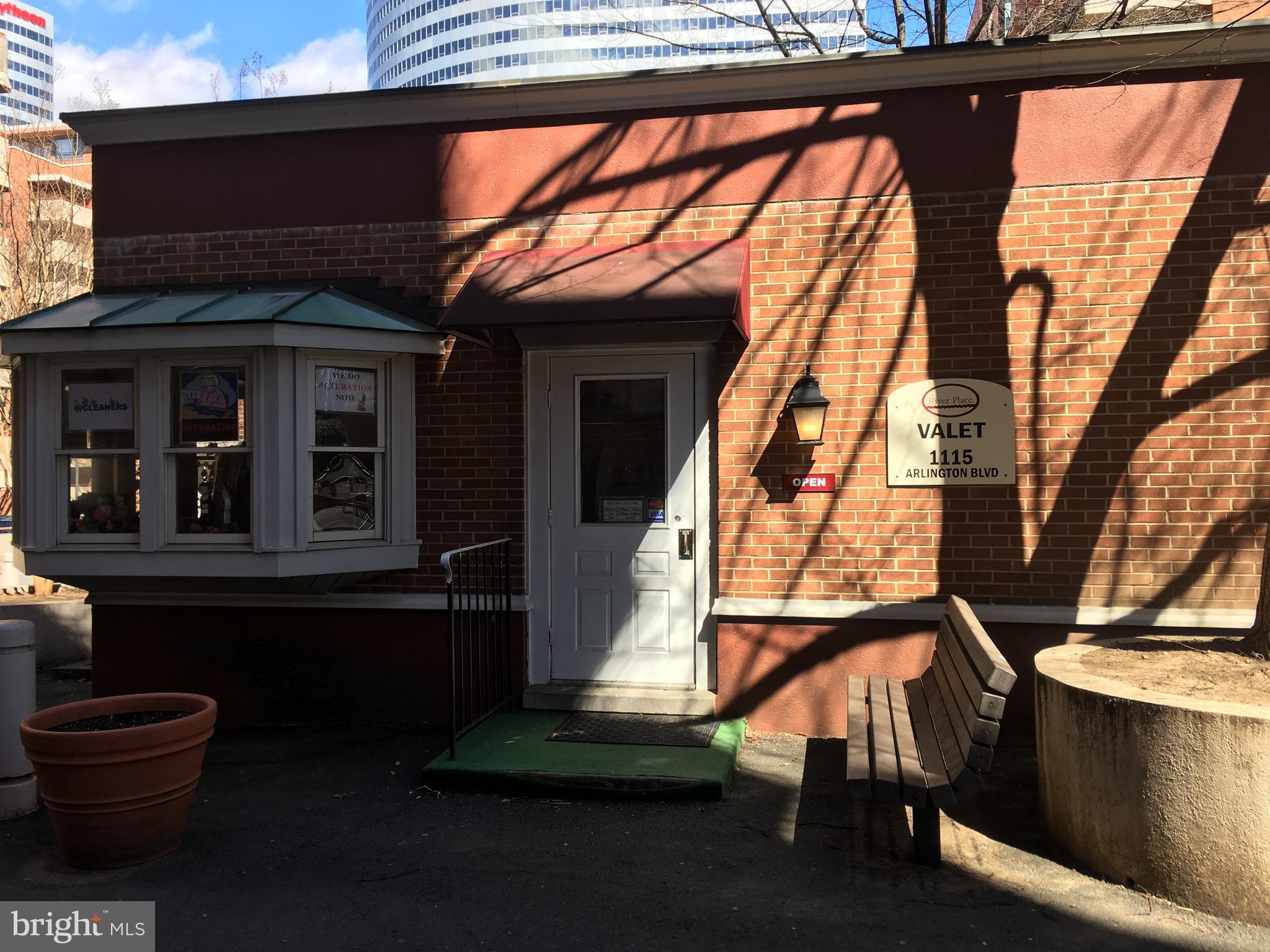 RIVER PLACE - Residential