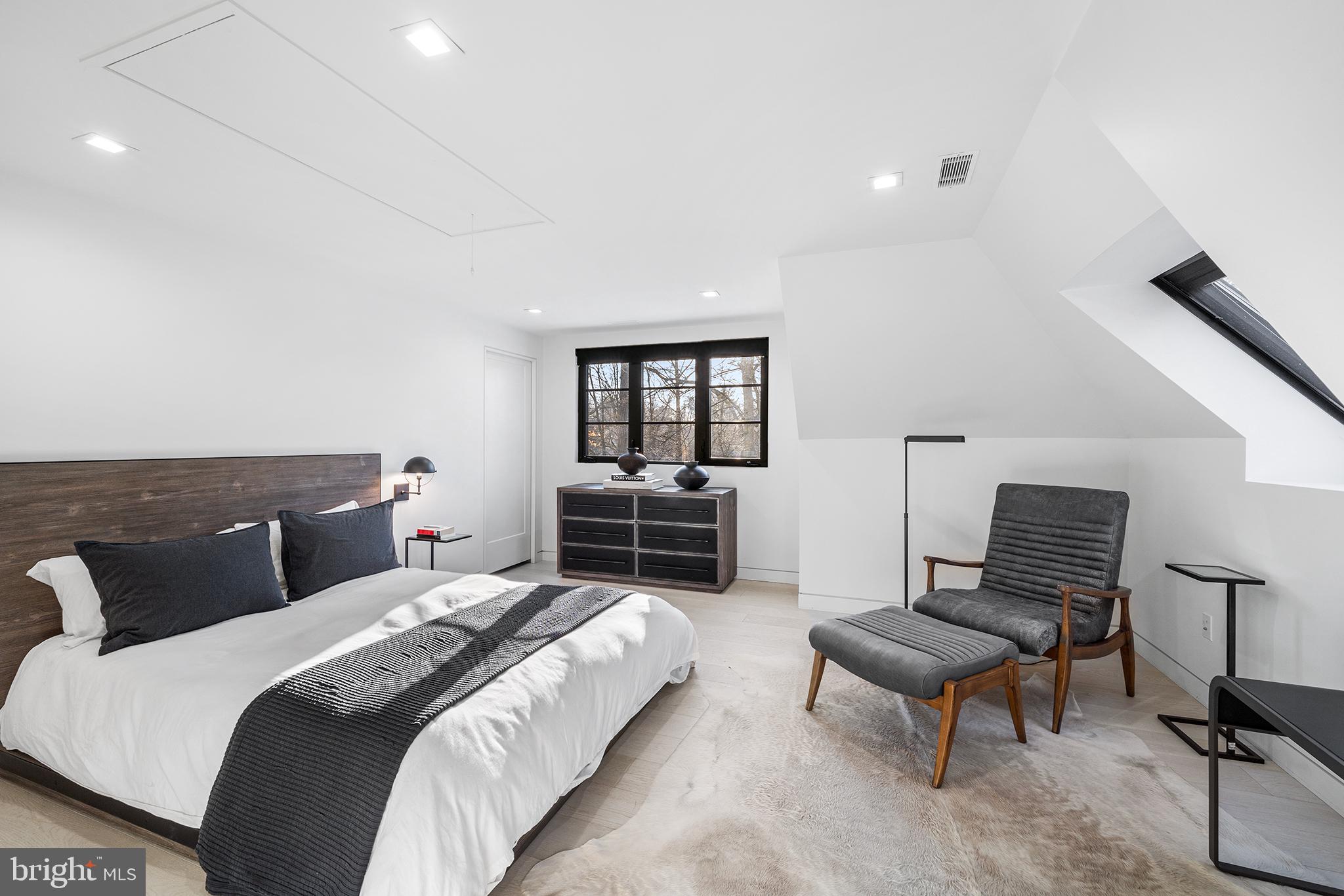 BRYN MAWR - Residential