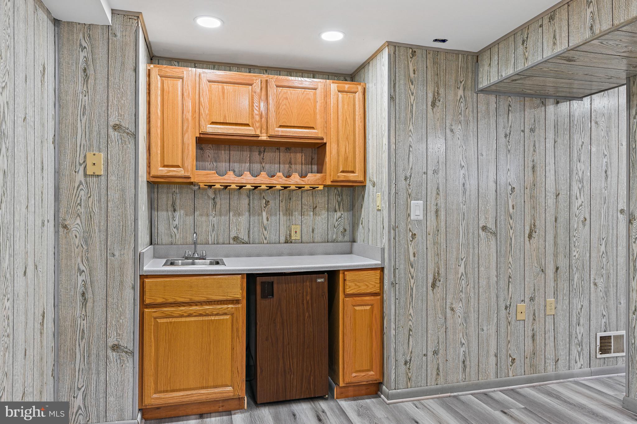 STARLIT PONDS - Residential Lease