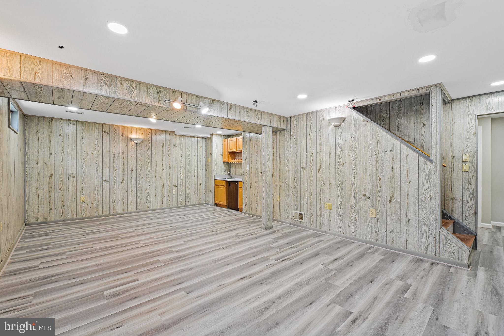 STARLIT PONDS - Residential Lease