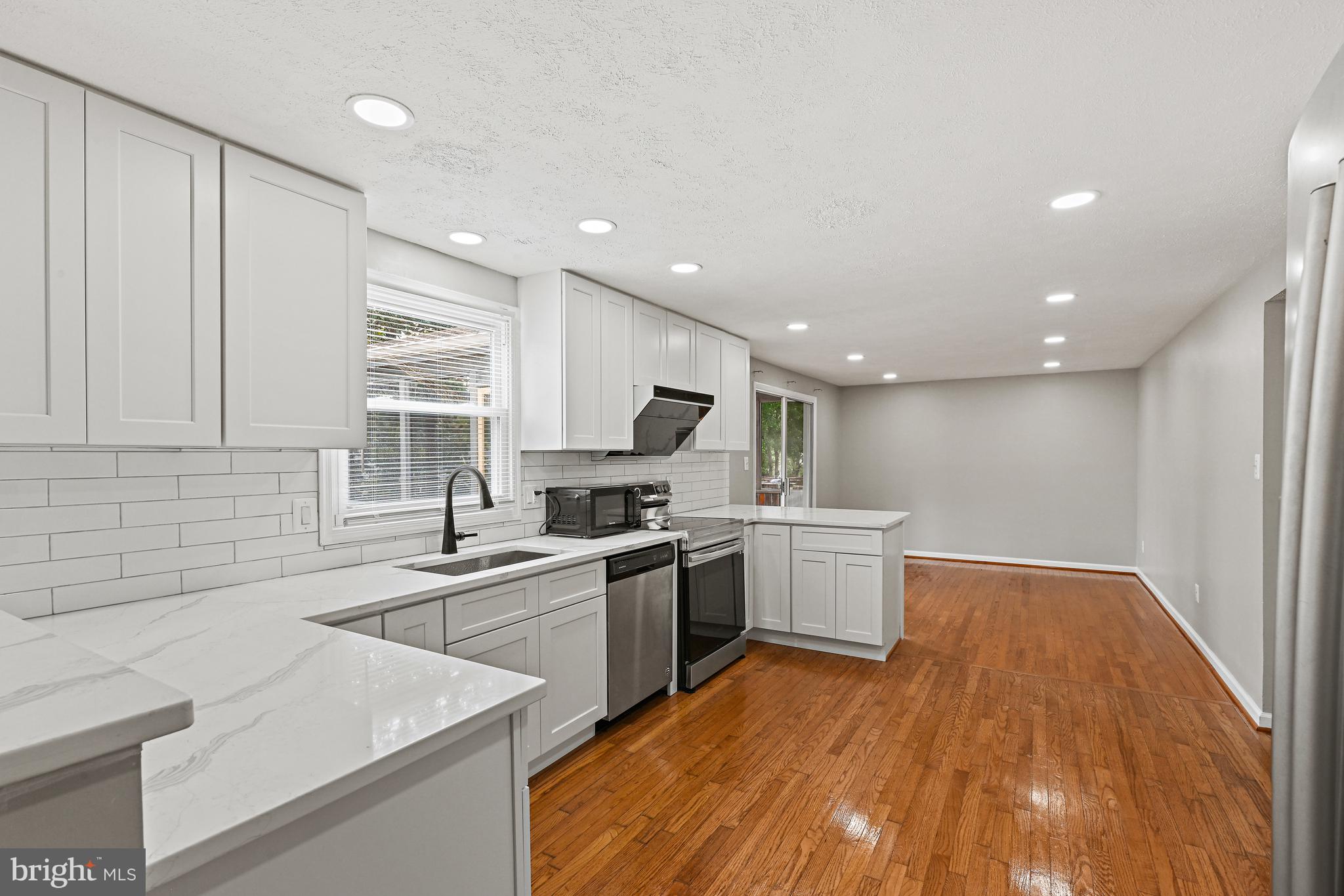 STARLIT PONDS - Residential Lease