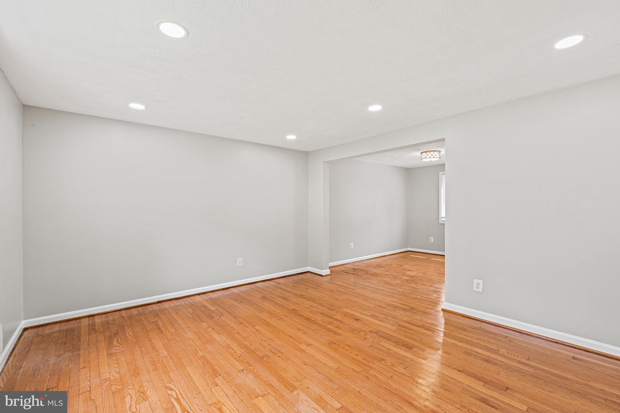 STARLIT PONDS - Residential Lease