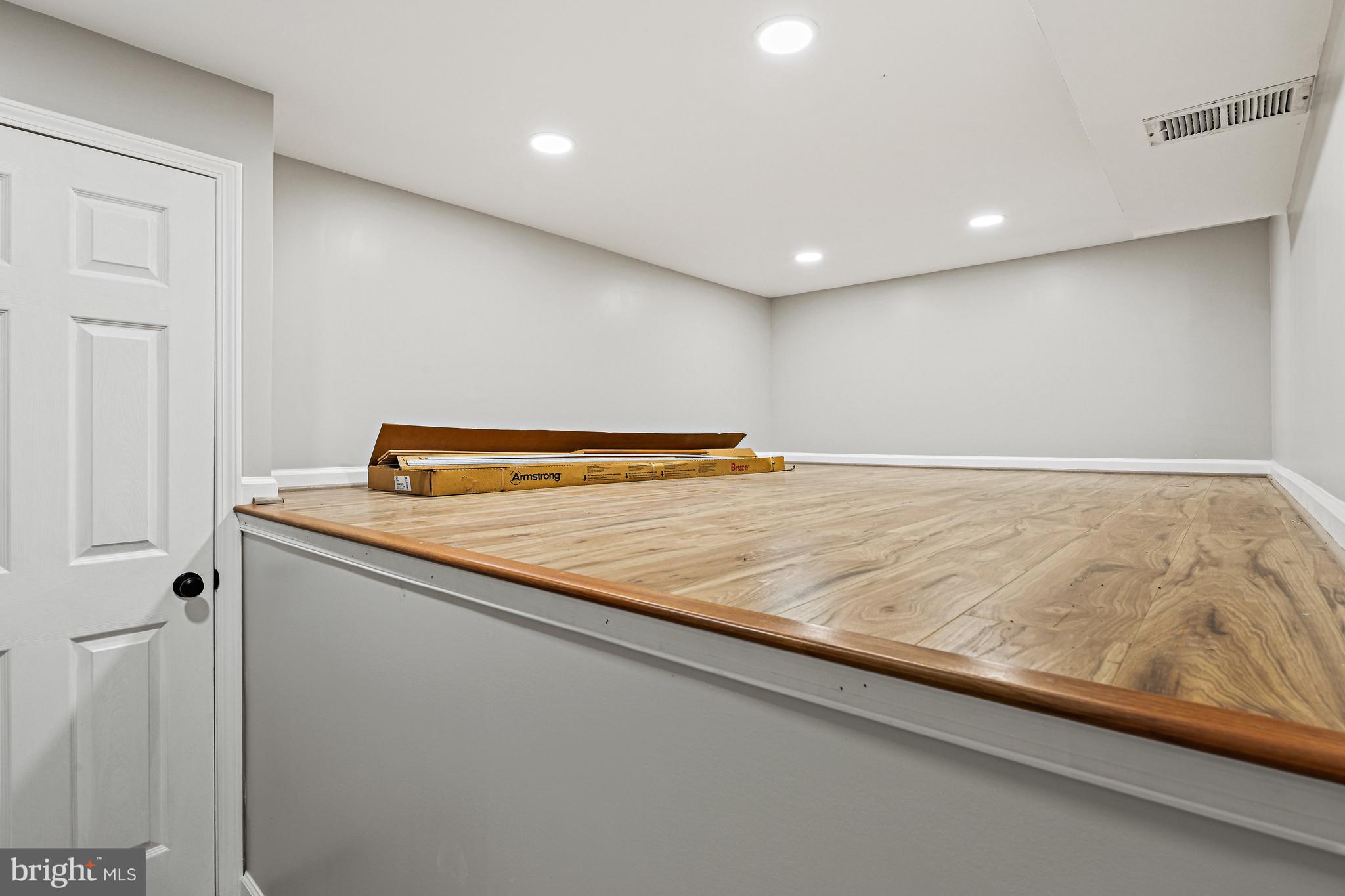 STARLIT PONDS - Residential Lease