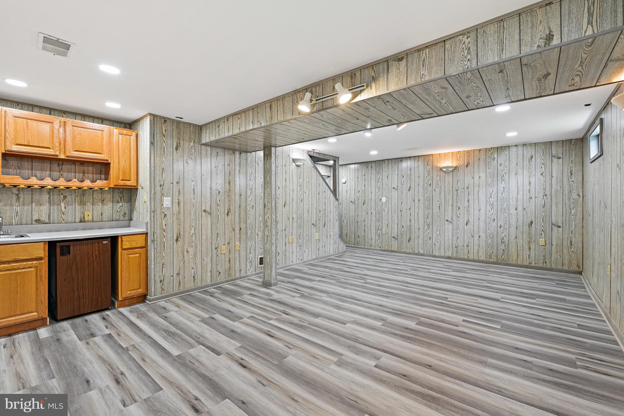 STARLIT PONDS - Residential Lease