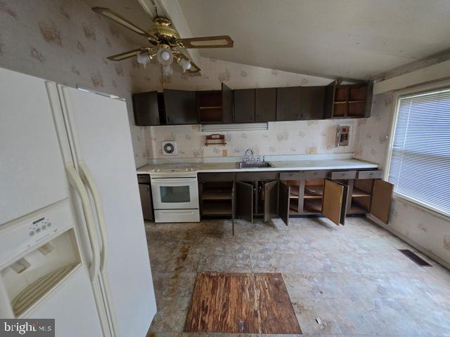 916 HILLTOP TERRACE SE